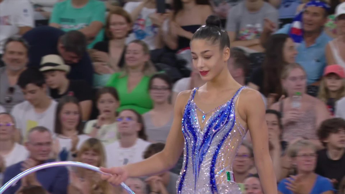 ¡QUÉ BELLEZAAAAA! ❤️🫶 La italiana Sofia Raffaeli nos regala una increíble rutina en la gimnasia rítmica en #Paris2024