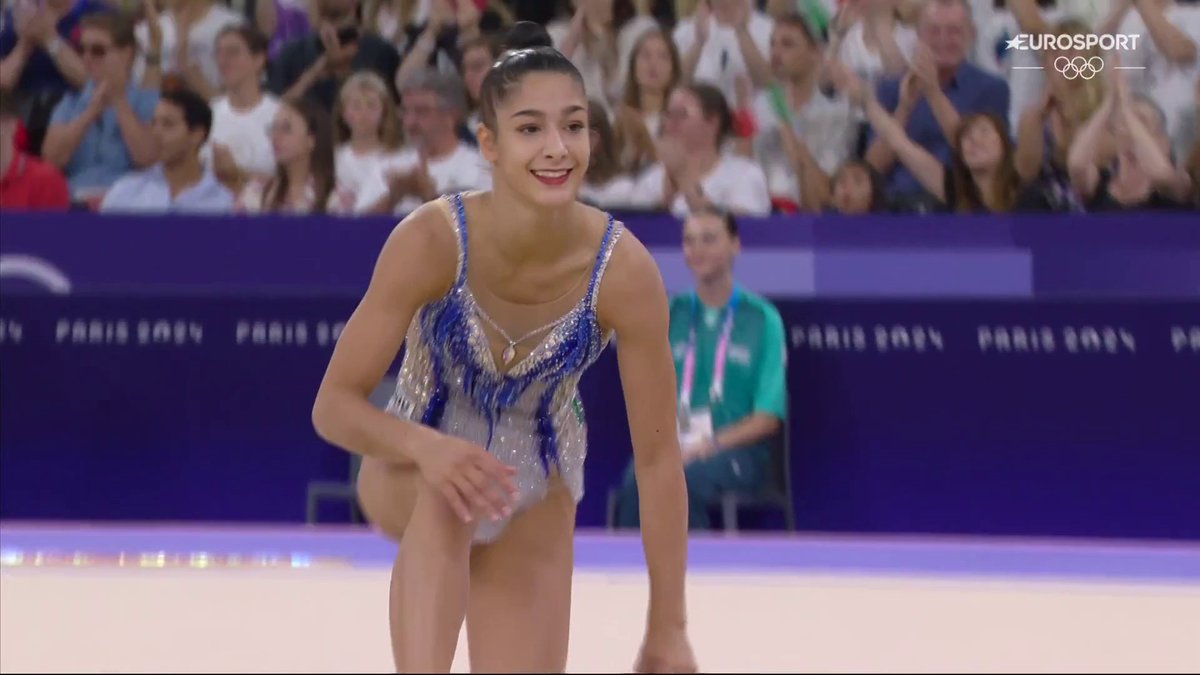 SOFIA RAFFAELI, ESERCIZIO DA BRIVIDI AL CERCHIO 🤩🤩🤩 Subito una grandissima prova da parte della campionessa azzurra che ottiene il punteggio di 35.700 all'esercizio al cerchio 🤸♀️💙 #HomeOfTheOlympics #Paris2024 #ItaliaTeam #RhythmicGymnastics #Raffaeli
