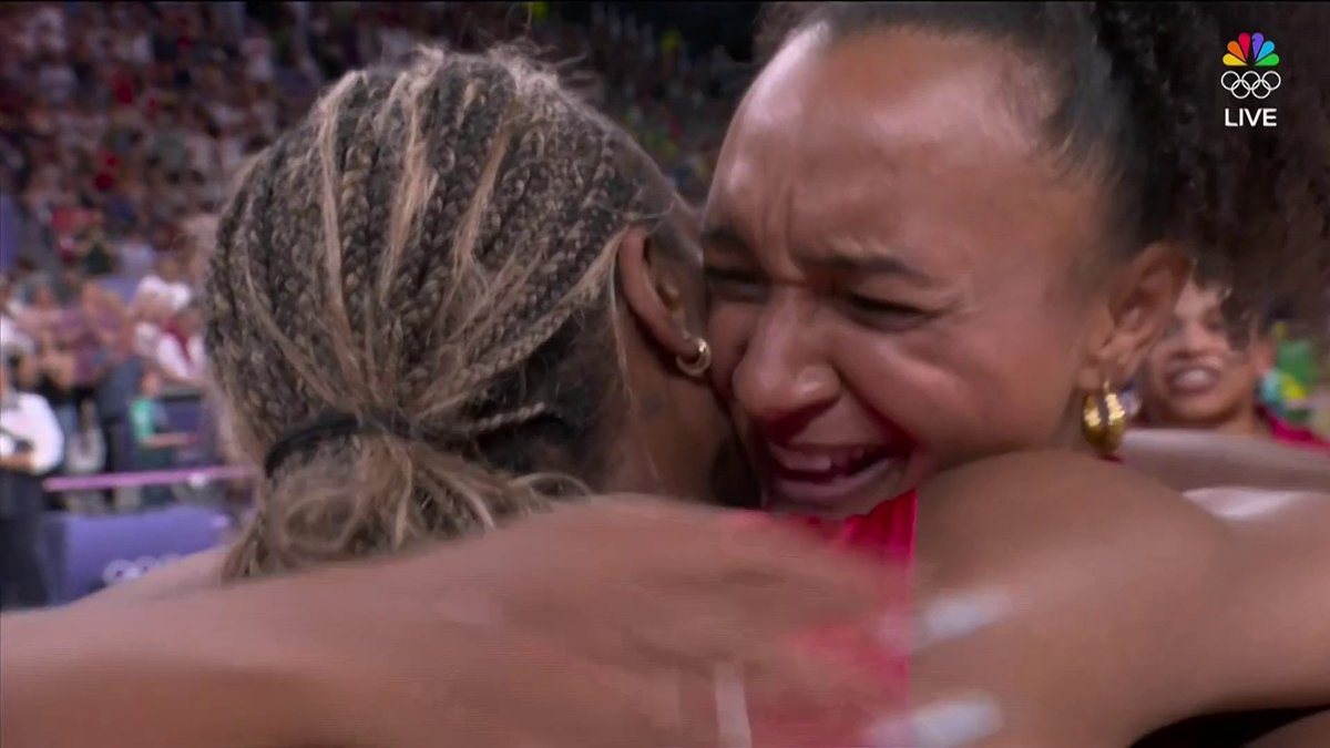 KATHRYN PLUMMER WINS IT. 🇺🇸 The United States is headed BACK to the gold medal game to defend their title! #ParisOlympics