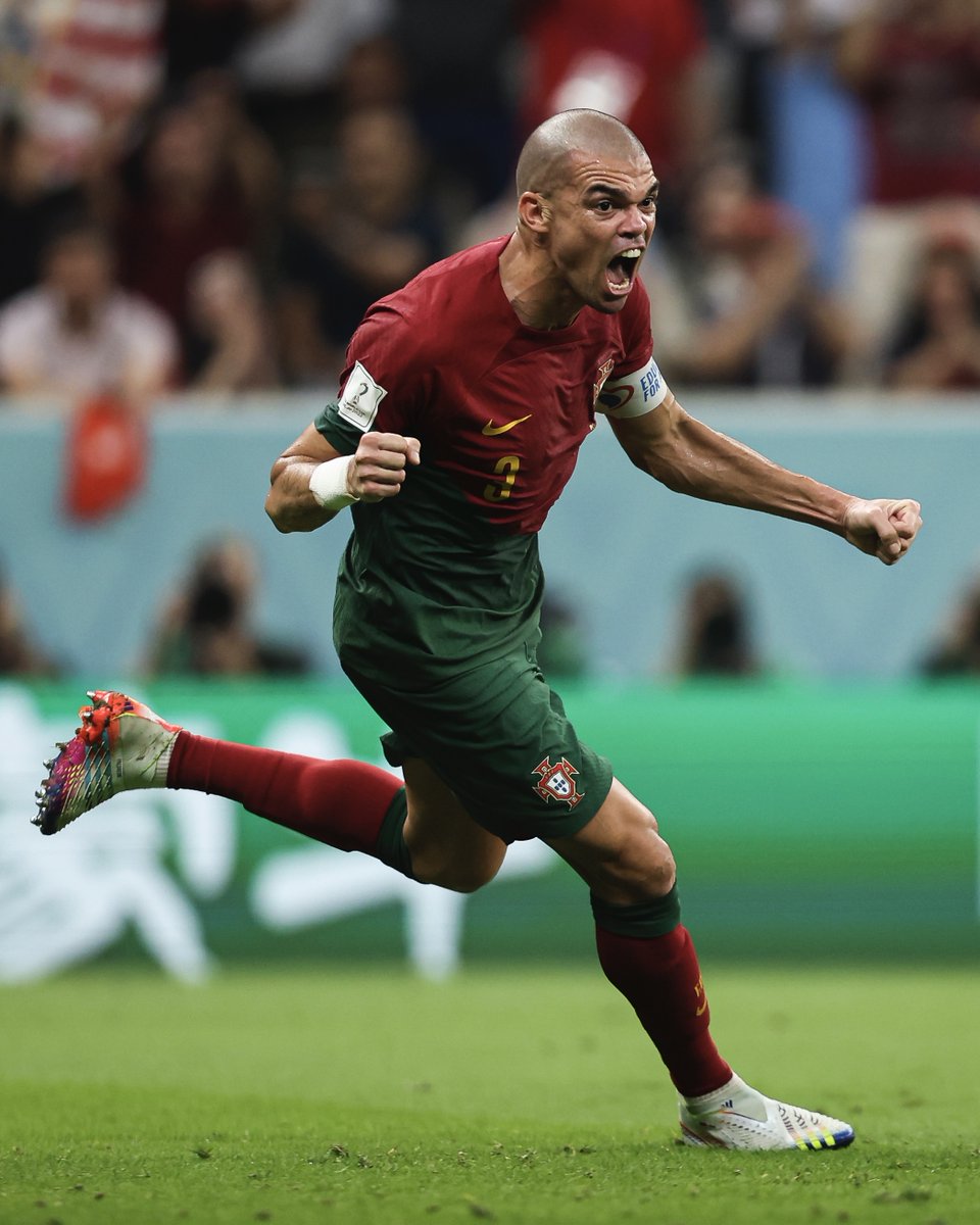 𝟭𝟳 𝗔𝗡𝗢𝗦 de recordes, golos e títulos 🔙🇵🇹 Foi um 𝗣𝗥𝗔𝗭𝗘𝗥, Pepe. 💫 #PartilhaAPaixão