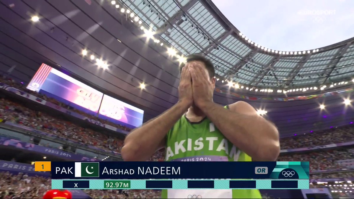 Hyvät naiset ja herrat. Pakistanin mies Arshad Nadeem ja 92.97m. 🔥 Andreas Thorkildsenin olympiaennätys rikki. Katsokaa tuota jalkatekniikkaa ja voimatasoja. Aivan päätöntä. #Olympialaiset #Pariisi2024 #Yleisurheilu