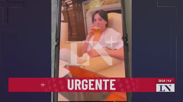 “Te amo”: polémico video en el despacho presidencial de Alberto Fernández En un material exclusivo de LN+, el expresidente de la nación aparece brindando con Tamara Pettinato en Casa Rosada. El pase entre #ElNoticiero y #Hora20 con Eduardo Feinmann, Ignacio Ortelli y Pablo Rossi.