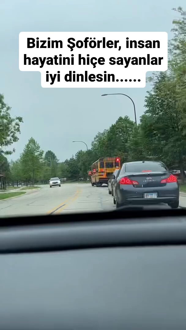 ABD’de okul otobüsü durduğu zaman ortaya çıkan kuralları bir Türk böyle anlattı: