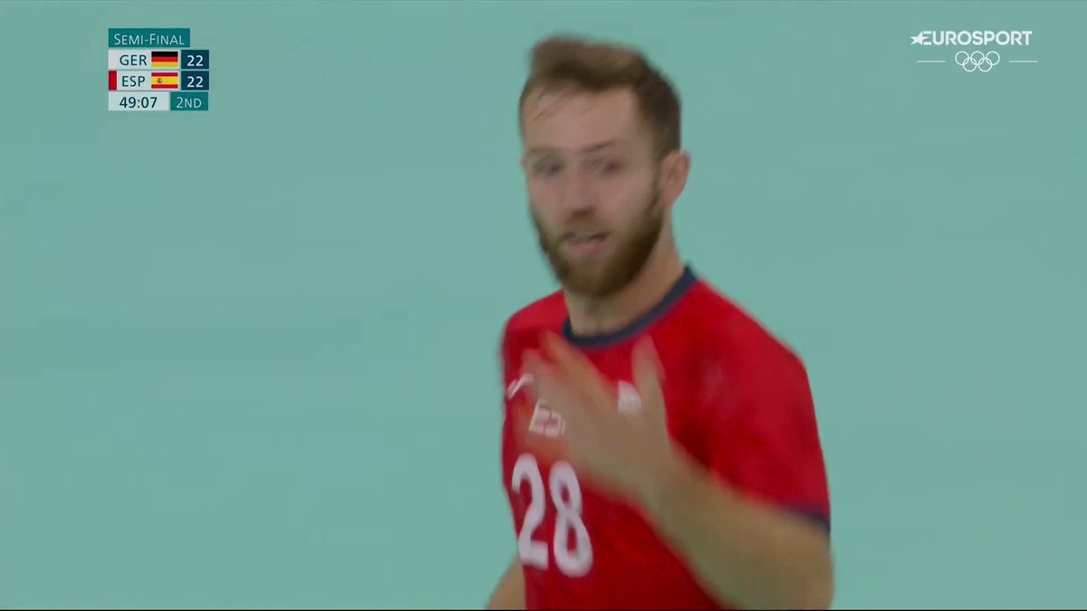¡El balonmano ♂️ se queda a las puertas de la final! 🤾♂️ Los Hispanos 🇪🇦 pierden por 24-25 ante Alemania 🇩🇪 en un final de partido donde el ataque español tuvo muchos problemas para derribar el muro de Andreas Wolff. 🥉 Tocará jugar por el bronce.