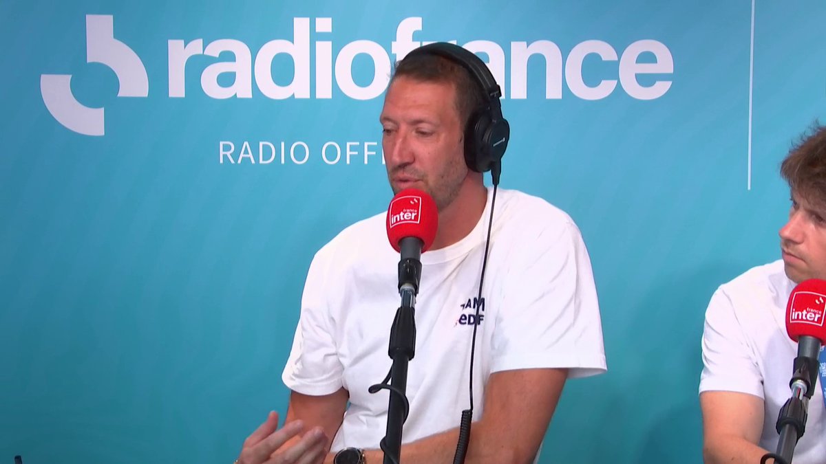 "Après le bac, en France, c'est très compliqué de faire 25 à 30 heures d'entrainement par semaine et des études de haut niveau", selon l'ancien nageur Alain Bernard. "On perd énormément de talents" dit-il. "On a sept nageurs français qui partent aux Etats-Unis l'année prochaine."