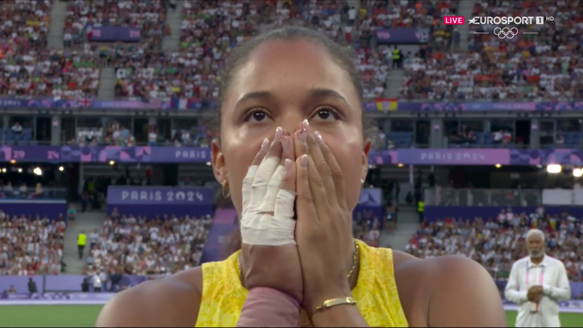 Emotionaler wird's nicht mehr! 😭🙌 Ogunleye holt mit dem allerletzten Versuch sensationell Gold für Deutschland. ❤️🇩🇪 Kneift uns mal. #paris2024 #olympics