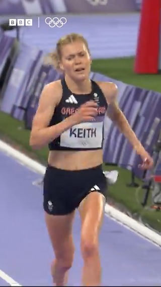 Love how Eilish McColgan waited over two minutes on the line for team-mate Megan Keith to finish the 10,000m on her Olympics debut 👏