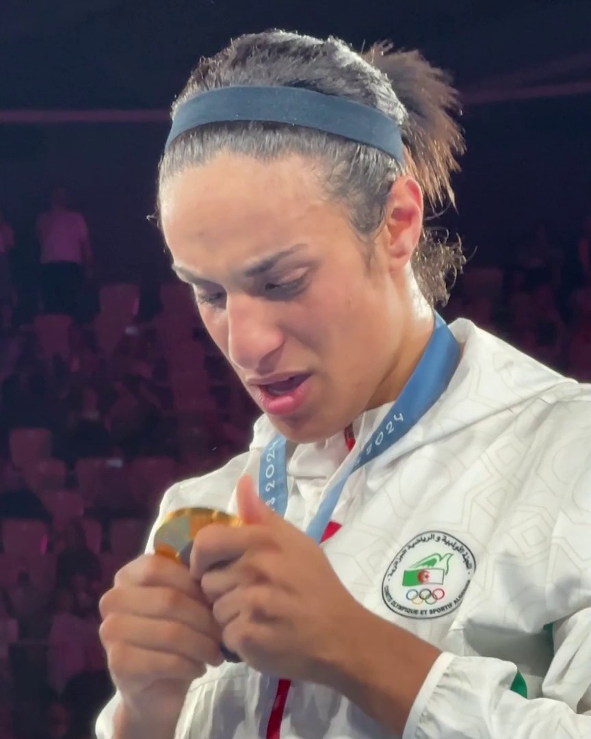 Imane Khelif after receiving her Women's Welterweight Olympic Gold medal 🥺🥇 #Paris2024
