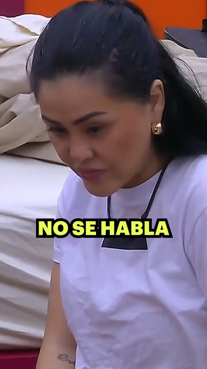 #Gomita le hizo reflexionar a #AdriánMarcelo que de cuerpos ajenos no se habla 👏👏 #LaCasaDeLosFamososMx, de lunes a viernes 10:00 p.m. por #El5, domingos, 8:30 p.m. por #LasEstrellas y 24/7 por #VIX 📺📱