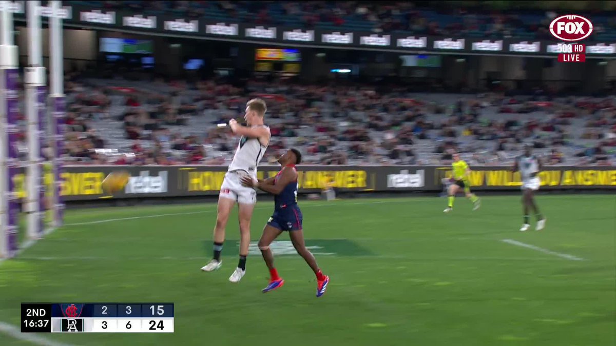 Pickett takes advantage of the free kick, after Marshall was pinged for insufficient intent 💫 📺 Watch #AFLDeesPort on ch. 503 or stream on Kayo: ✍️ BLOG 🔢 MATCH CENTRE