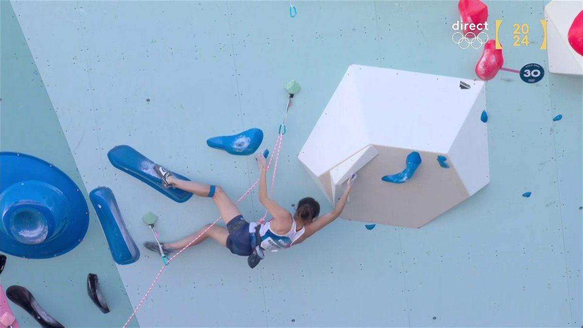 #Paris2024 😳 🇫🇷 Déception pour Oriane Bertone sur cette épreuve de la difficulté, la Française aurait voulu faire mieux mais ... déjà quel parcours pour elle 🥹👏 Le direct à suivre ici :