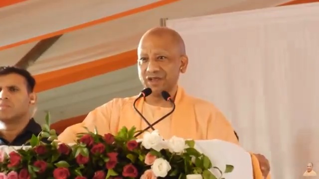 जो बांग्लादेश में हो रहा है... वहां 90 फीसदी जो हिंदू बचा है, वह दलित समुदाय से है... लेकिन जिनके मुंह सिले हुए हैं, इसलिए सिले हुए हैं, क्योंकि उन्हें मालूम है कि बांग्लादेश का हिंदू उनके लिए वोटर नहीं होगा...