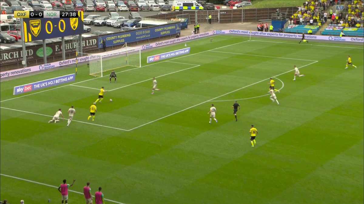 "They've waited a generation but they have a goal back in the second tier!" 🙌 Mark Harris gives Oxford United the lead! 🟡
