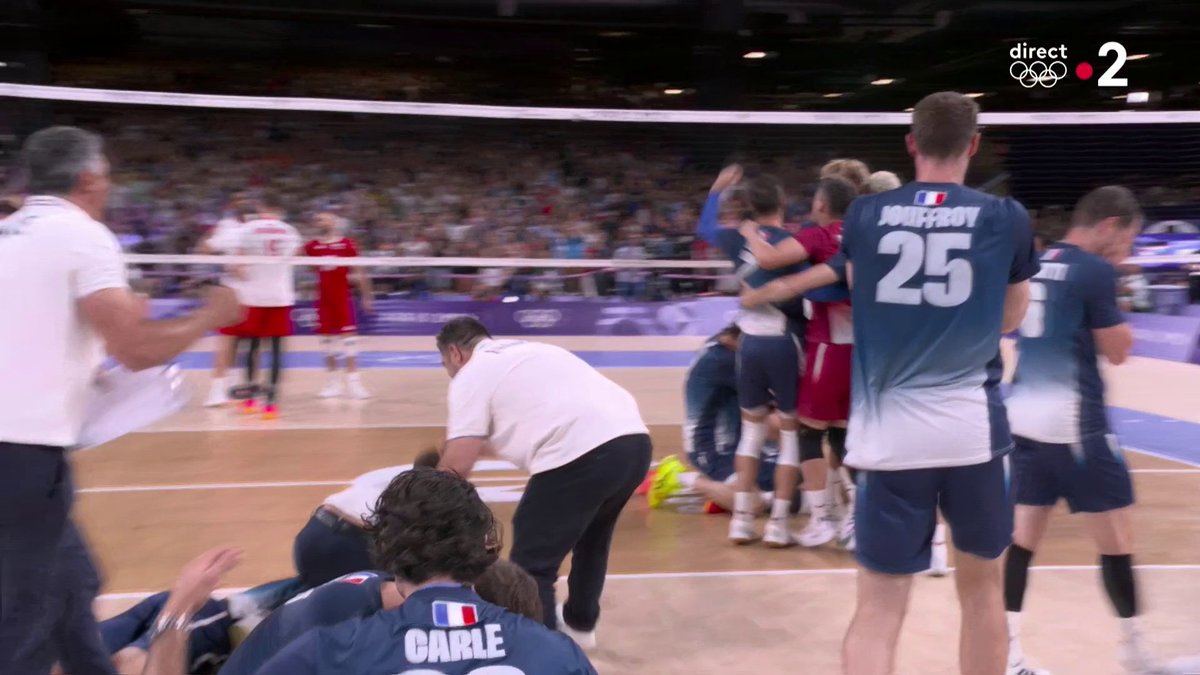 🥇🇫🇷 L’ÉQUIPE DE FRANCE DE VOLLEYBALL EST CHAMPIONNE OLYMPIQUE ! 🏐 #Paris2024