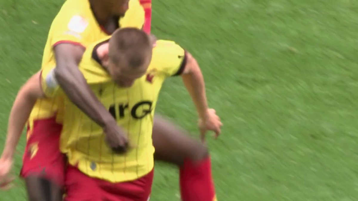 A sublime free-kick from Giorgi Chakvetadze puts Watford 2-0 up at Millwall! 🇬🇪