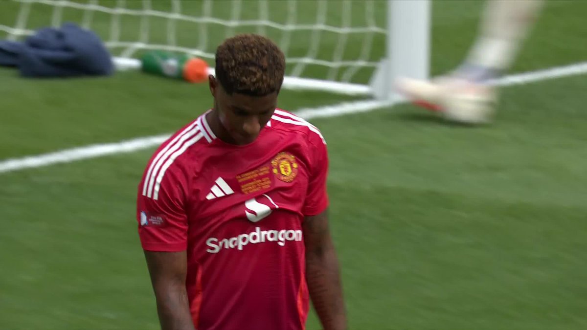 “Rashford’s bad form is because of tactics” Meanwhile, Rashford: