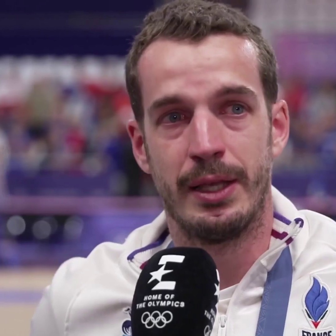 🗣️ "Je sentais qu'on était en mission" La réaction pleine d'émotion de Benjamin Toniutti, au micro d'Eurosport, après la médaille d'or des volleyeurs français #Paris2024