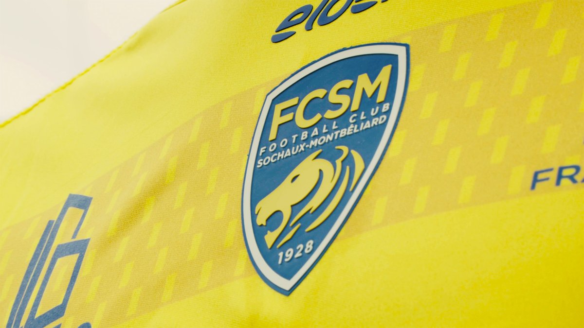 𝗩𝗼𝘁𝗿𝗲 𝗿𝗲́𝗴𝗶𝗼𝗻, 𝘃𝗼𝘁𝗿𝗲 𝗰𝗹𝘂𝗯, 𝘃𝗼𝘁𝗿𝗲 𝗺𝗮𝗶𝗹𝗹𝗼𝘁 💛💙 👕 Découvrez les nouveaux maillots domicile et extérieur du FC Sochaux Montbéliard pour la saison 2024/2025 🤝 ELDERA