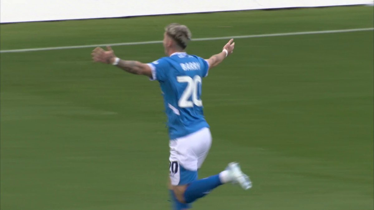 "The AUDACITY." 😷 What a goal from Louie Barry! 🤯🤯