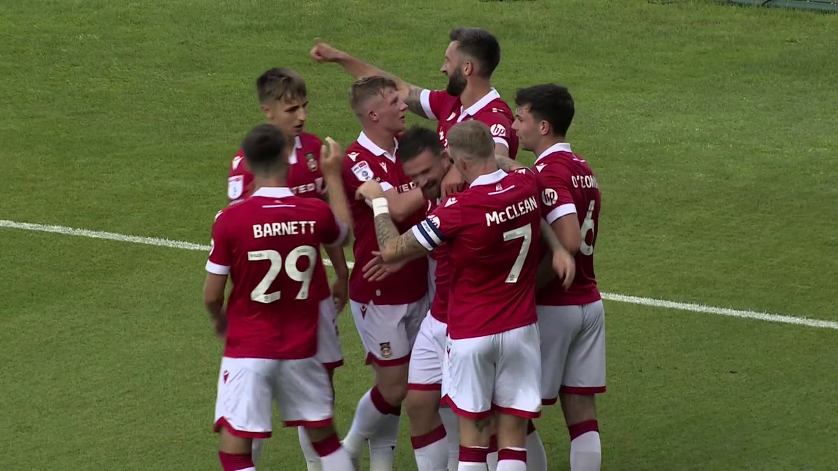 Ollie Palmer &amp; Jack Marriott providing some pure filth for Wrexham.