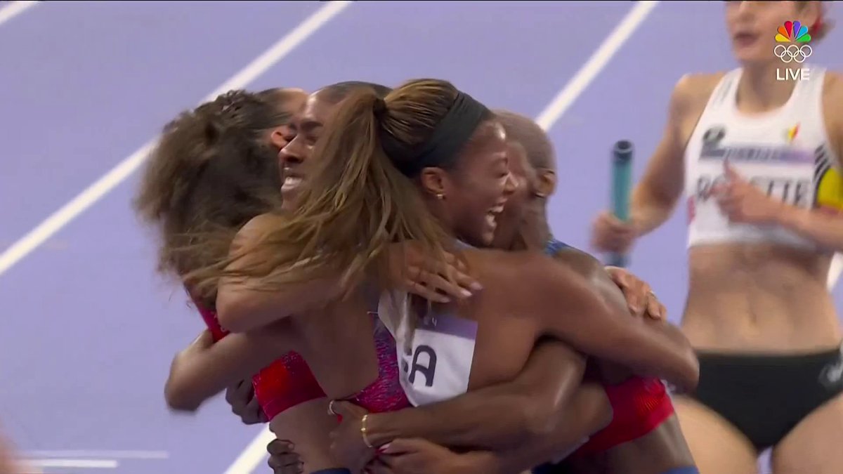 Team USA DOMINATES the women’s 4x400m final to win their EIGHTH consecutive gold! 🇺🇸 #ParisOlympics 📺 NBC & Peacock