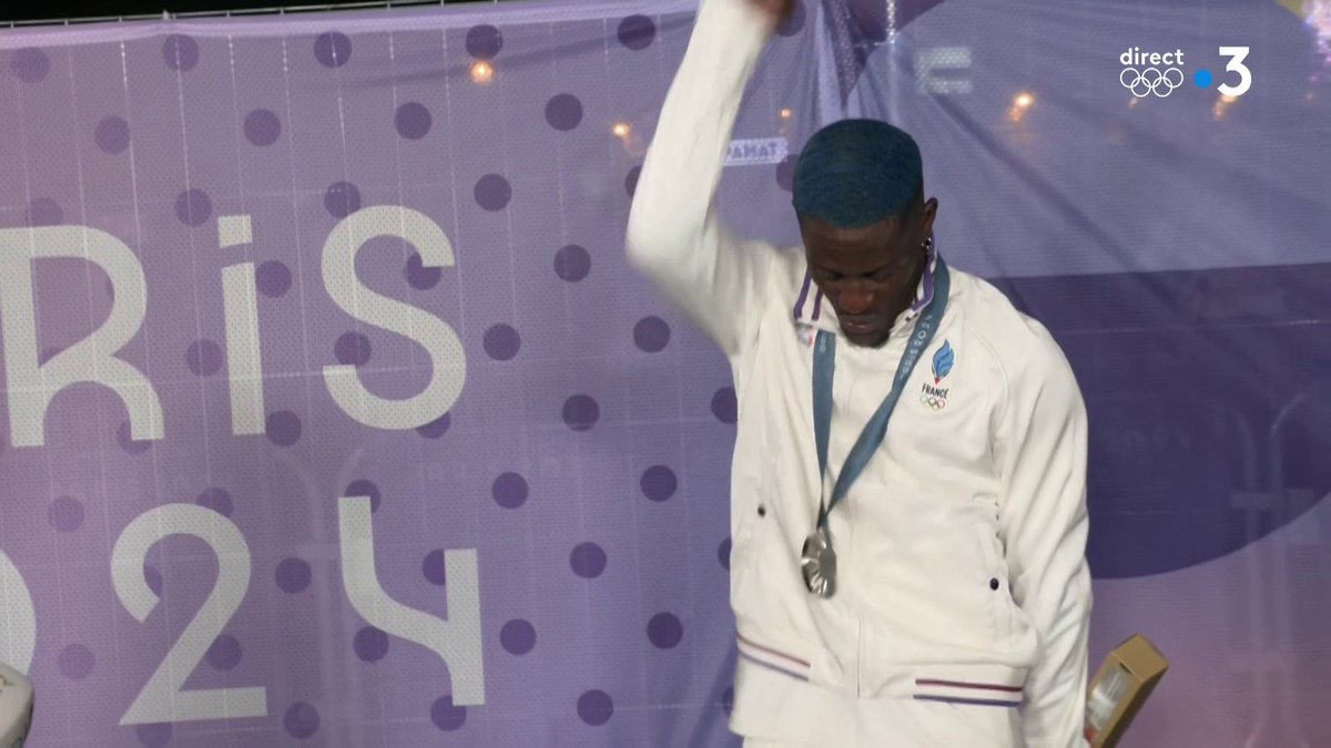 #Paris2024 | 🗣️ "Le hip hop, c'est une histoire de partage" 🇫🇷 😄 Dany Dann tout sourire après sa médaille d'argent.