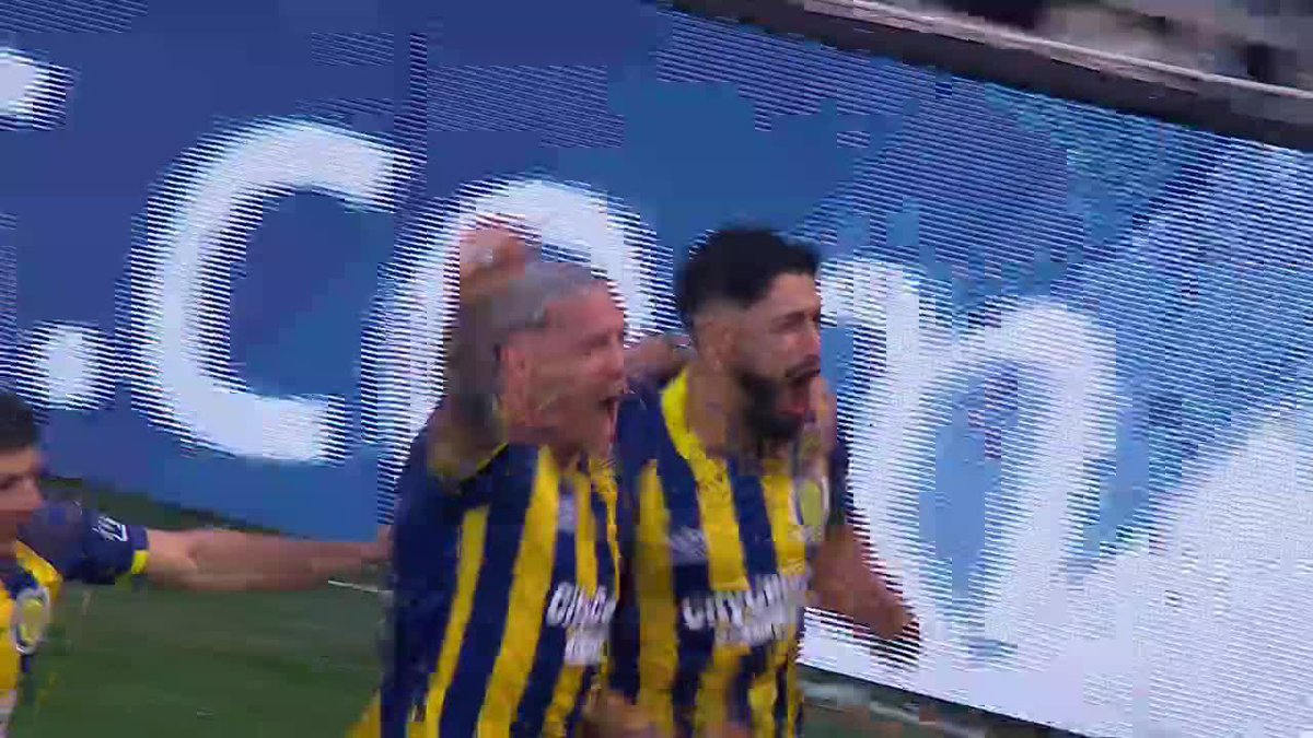 Mira como grita la gente. Yo firmo meterle un gol a mi clásico a los 90+3 y morir al otro día de un paro cardíaco