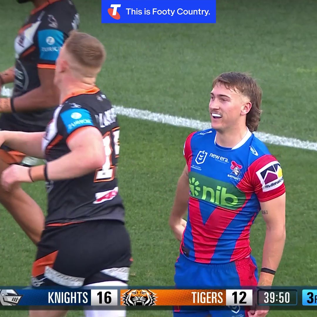 You have to see this to believe it! 🤯 #NRLKnightsTigers Telstra Moment of the Match
