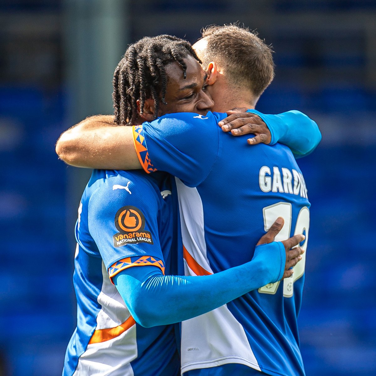 🪄 Perfect pass 🥶 Cold finish 🔥 That Daniel Gardner x Jesurun Uchegbulam link-up for our opener. #oafc