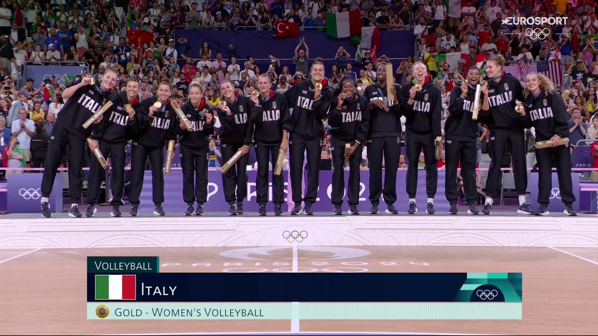 Troppo bello vederle sul gradino più alto del podio 🥹🥇🇮🇹 #HomeOfTheOlympics #Paris2024 #ItalVolley #Volleyball #Pallavolo