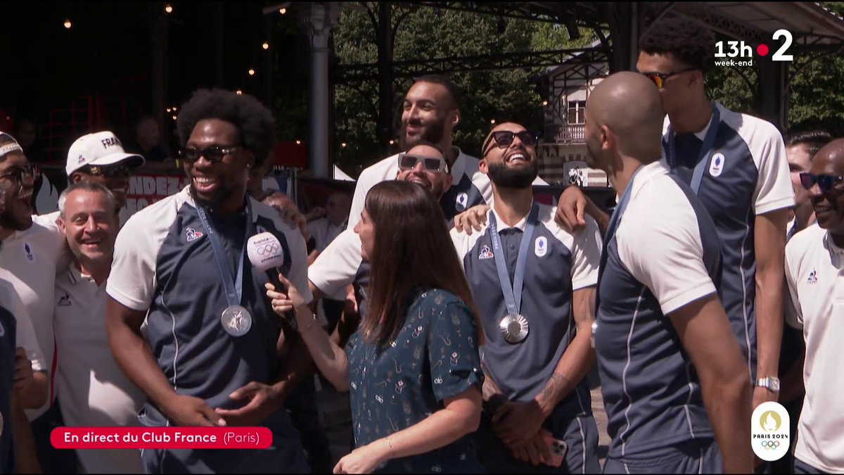 😅 Quand les basketteurs français se lancent le défi de dire des mots précis en interview, ça donne ça ! #Paris2024