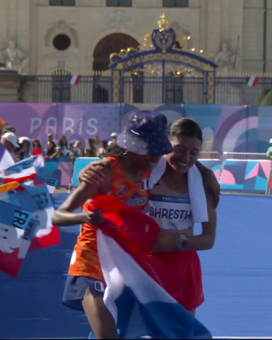 How lovely is this moment 🥹 Women's marathon champion Sifan Hassan embraces Santoshi Shrestha of Nepal in 79th place as she finishes a gruelling marathon course 🤗 #Olympics #PARIS2024