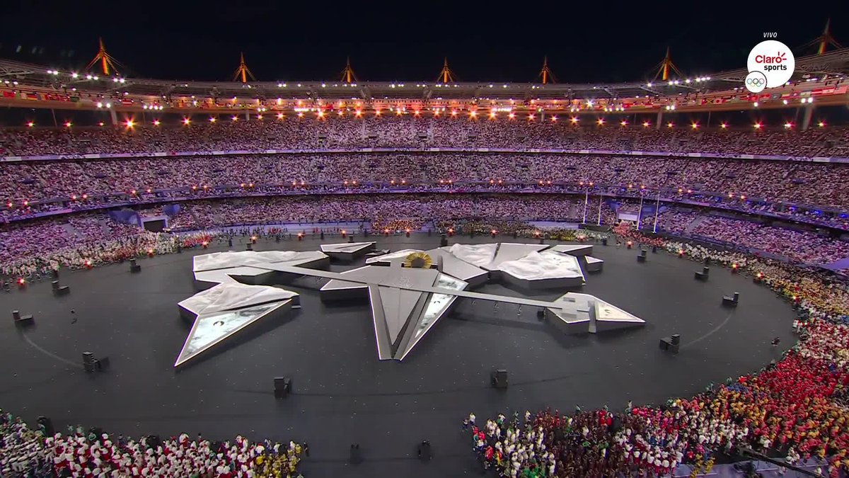 🇫🇷 | AHORA - PARÍS 2024: Las ganadoras del maratón femenil se premian durante la Ceremonia de Clausura.