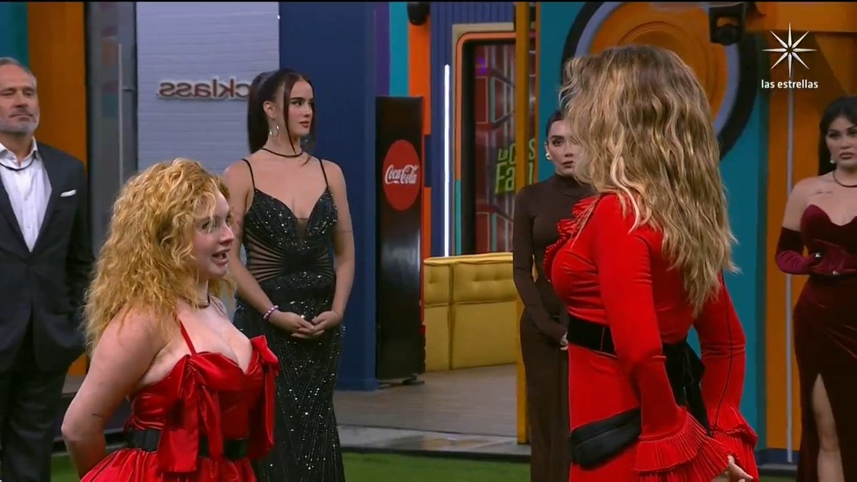 #SabineMoussier, #ArathDeLaTorre y #BriggitteBozzo fueron los encargados de cerrar El Sinceramiento 🤯🫣💥 #LaCasaDeLosFamososMx, de lunes a viernes 10:00 p.m. por #El5, domingos, 8:30 p.m. por #LasEstrellas y 24/7 por #VIX 📺📱