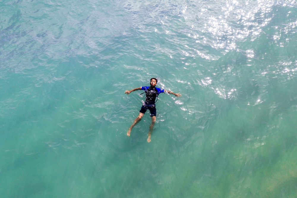 Planning a beach trip this weekend? You won't forget our catchy safety song! Learn how to stay safe by the sea and share it with the whole family 💙 #WaterSafety #SummerHolidays #BeachSafety #FloatToLive