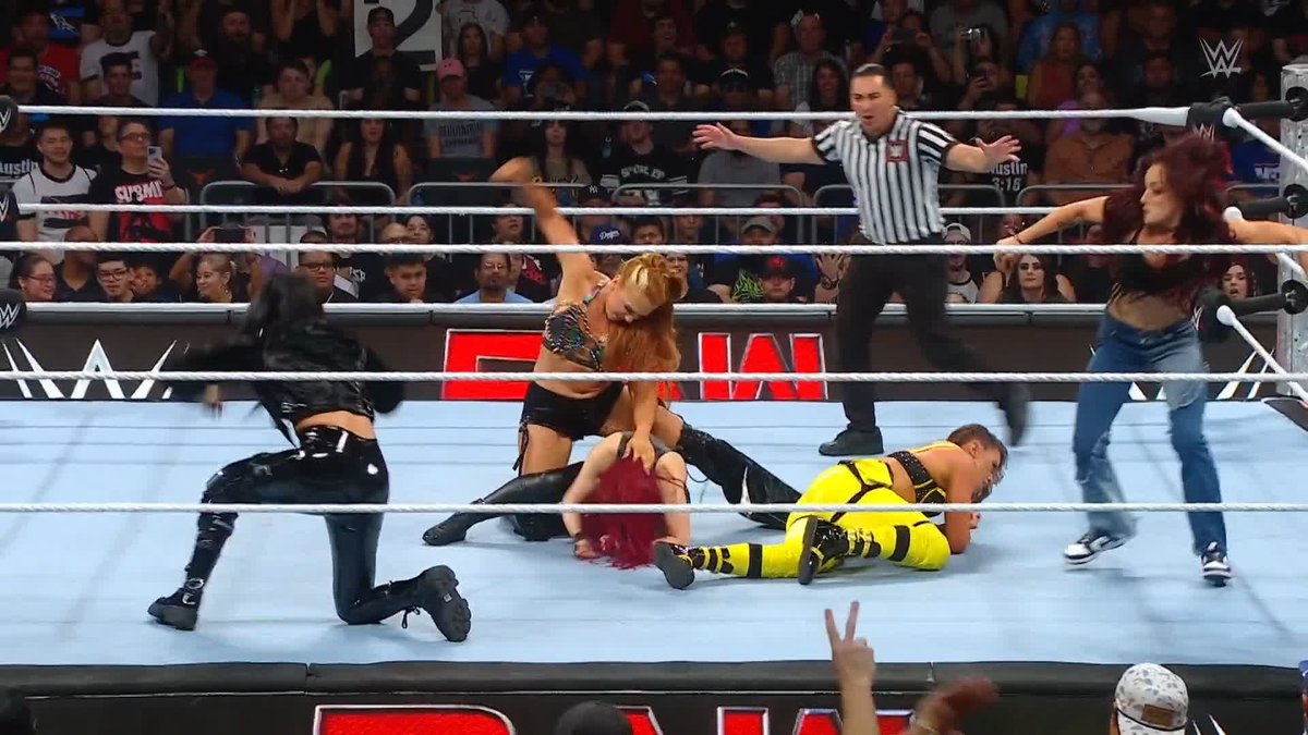 Which team won the match? NEITHER! 😬 #WWERaw