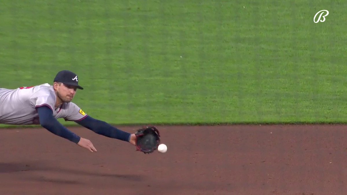 Austin Riley with the hustle play. 🤯