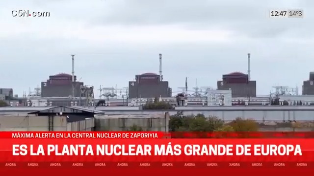 ⚠️ Máxima alerta en la central nuclear de Zaporiyia por un incendio que destruyó parte de la planta ➡️ Es 6 veces más peligrosa que Chernobyl