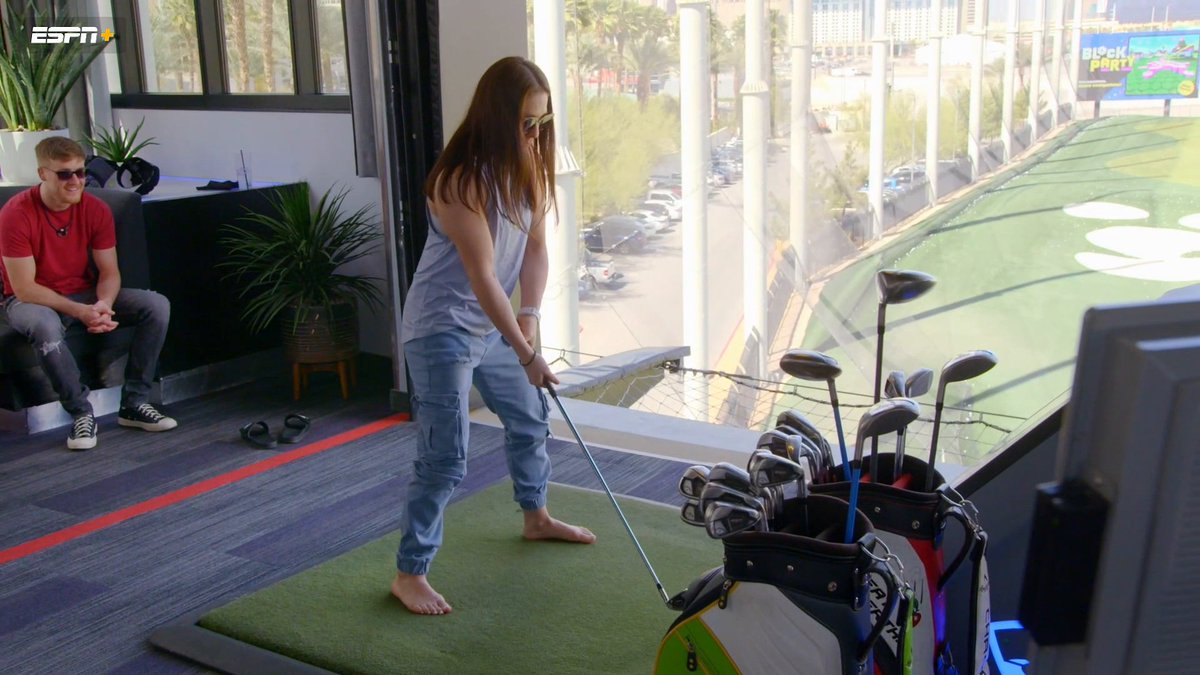 Alexa Grasso took her team out golfing in Vegas in celebration of their #TUF32 season 🏌️♂️