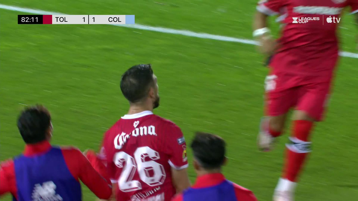 Paulinho makes this ludicrous finish look so easy 🥵 (via Leagues Cup)