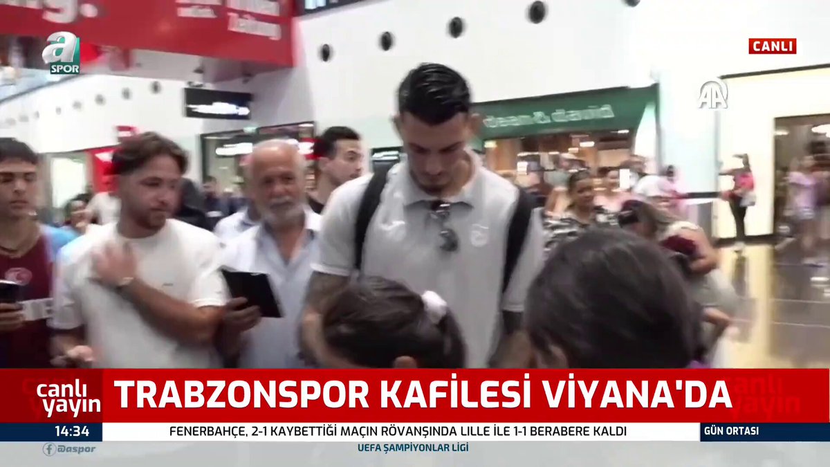Tüm taraftarların nefret ettiği dedikleri Abdullah hocanın karşılanmasına bakın :D Sizi sosyal medya bebeleri sizii... Burada abi belledikleriniz biraz algı bastığında hemen kanıyorsunuz