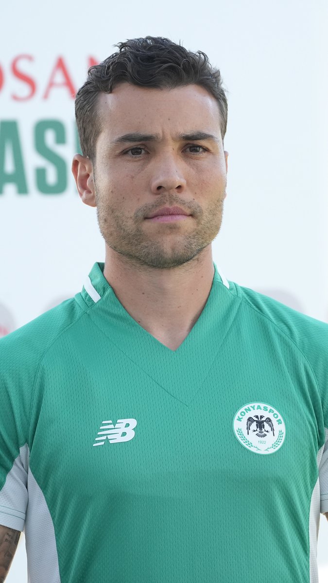 🎙️ "Taraftarlarımızın fedakarlığına karşı iyi bir oyun sunmaya devam edeceğiz." Futbolcumuz Guilherme Sitya, antrenmanımız öncesi açıklamalarda bulundu.