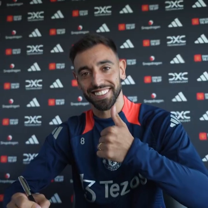 "If I have to pick one word for Bruno..." You are loved, Bruno Fernandes ❤️ #MUFC