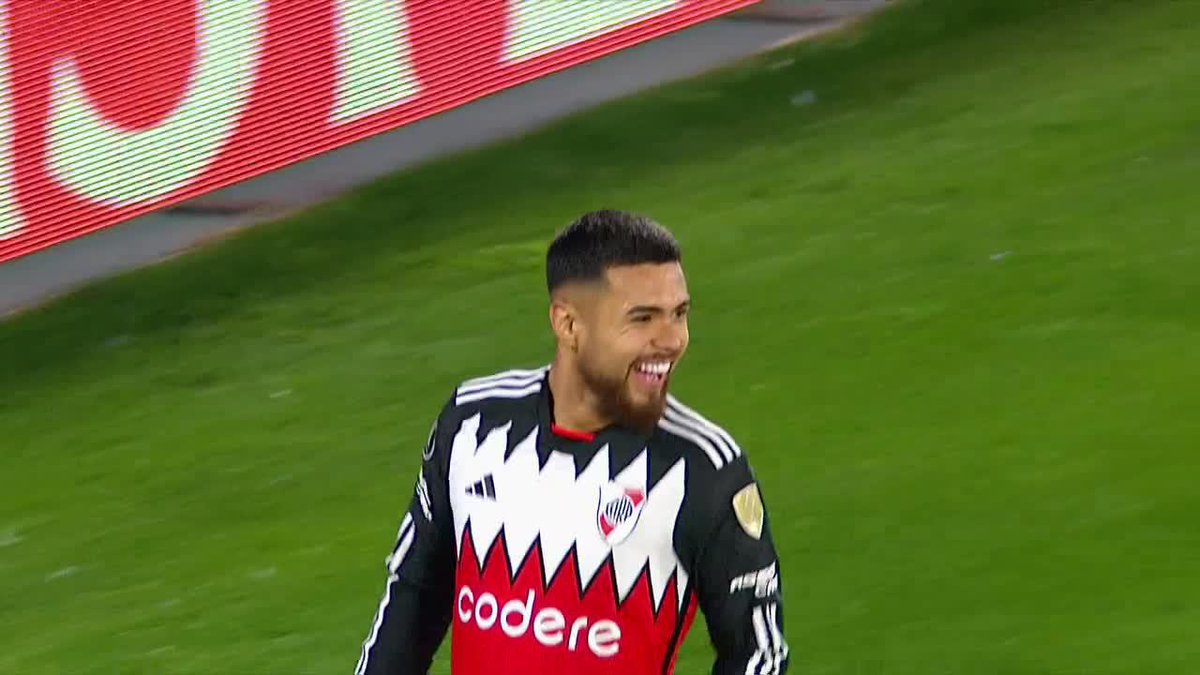 🎯 Centro perfecto de Nacho y Paulo Díaz que gana bien arriba para el gol de la victoria en Córdoba ⚽️💪