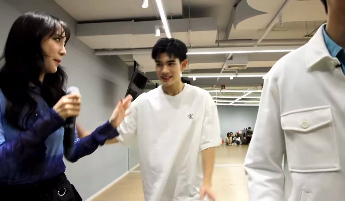 เอ็นดูมันจะเดิมตามเขาออกไปด้วย โอ้ย 55555555555555555555555555555 FOURTH #Fourthnattawat #โฟร์ทณัฐวรรธน์