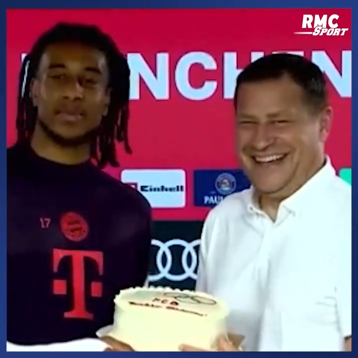 🍰 En cadeau de félicitations pour sa médaille d'argent aux Jeux olympiques, Olise reçoit un beau gâteau de la part du Bayern. Il ne sait visiblement pas trop quoi en faire