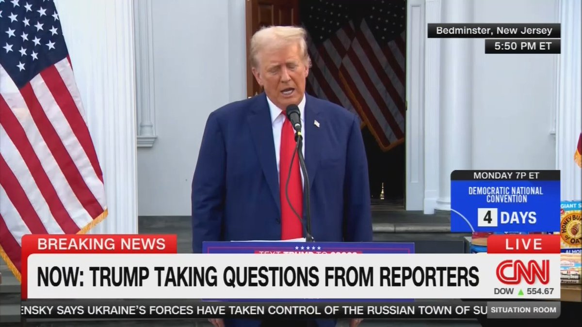 La CNN interrompe la conferenza stampa di Trump mentre l’ex presidente diffonde bugie e teorie del complotto sulle elezioni del 2020.