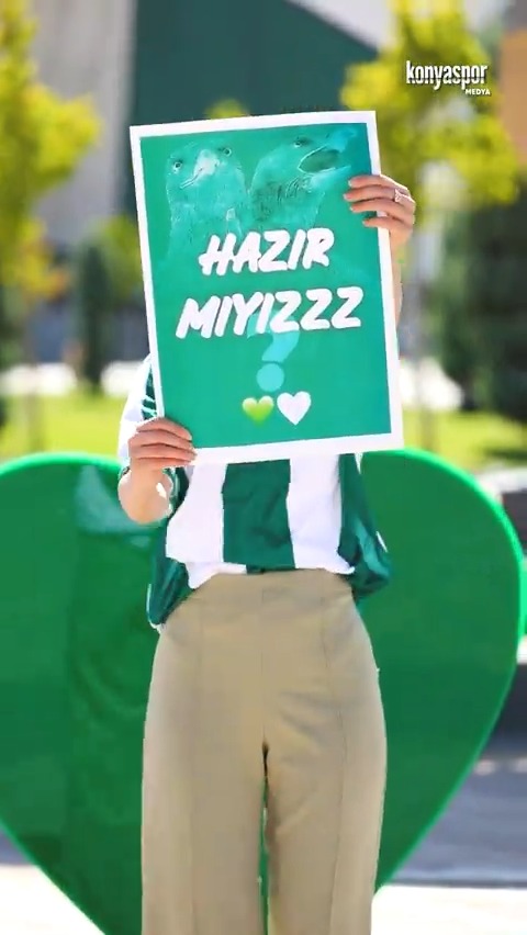 𝗛𝗔𝗭𝗜𝗥 𝗠𝗜𝗬𝗜𝗭? 🫵 Stadyum kapıları saat 18.00'de taraftarımıza açılacaktır. #Konyaspor 💚🤍 #KNYvGS