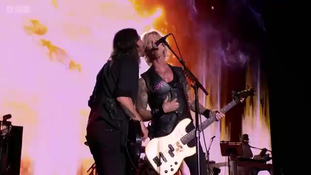 Guns N' Roses with Dave Grohl performing Paradise City at Glastonbury, 2023. Love that Dave Grohl is hitting every stage and making noise everywhere with everyone! He's earned it and deserves it. #GunsNRoses