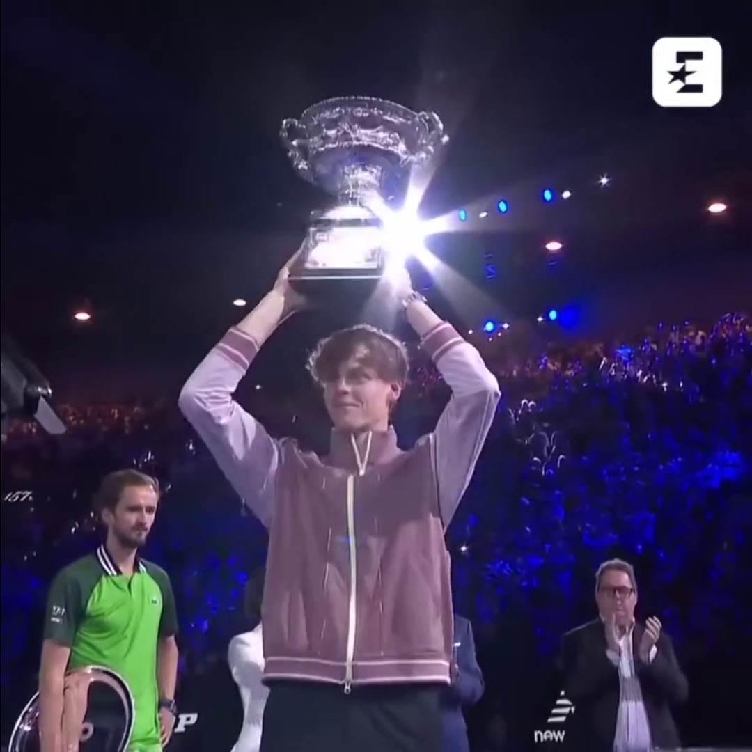 BUON COMPLEANNO JANNIK ๐ Sono 23 le candeline per il campione azzurro ๐ฅณ๐ฅณ๐ฅณ #EurosportTENNIS #Tennis #Sinner #ATP #HappyBirthday